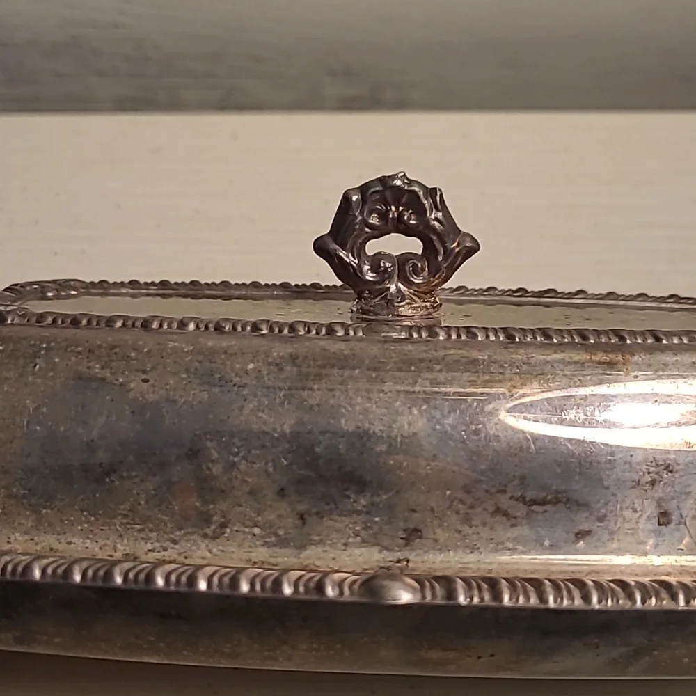 Vintage silver plated butter dish with original glass liner insert - Picture 8 of 12